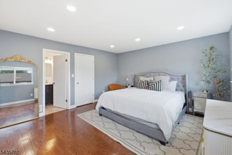 31 Chelsea Way Bridgewater NJ 08807