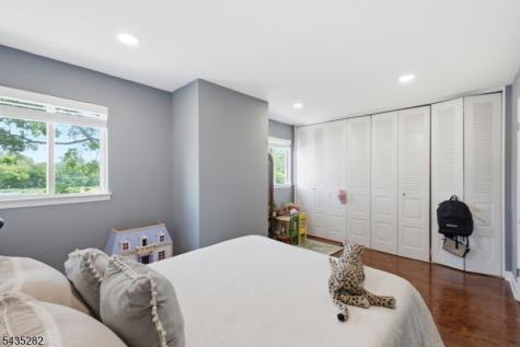 31 Chelsea Way Bridgewater NJ 08807