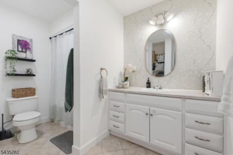 31 Chelsea Way Bridgewater NJ 08807