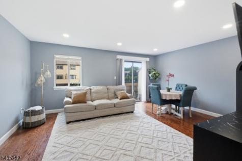 31 Chelsea Way Bridgewater NJ 08807