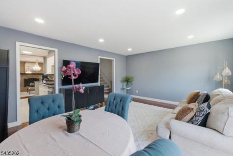 31 Chelsea Way Bridgewater NJ 08807