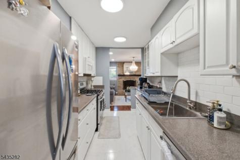 31 Chelsea Way Bridgewater NJ 08807