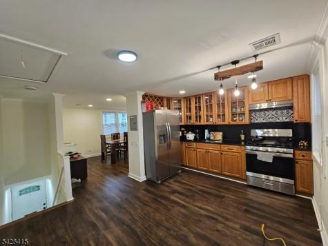 1605 North Wood Avenue Roselle NJ 07203