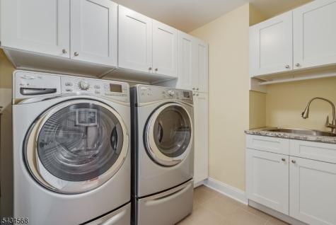 8 West Court Westfield NJ 07090
