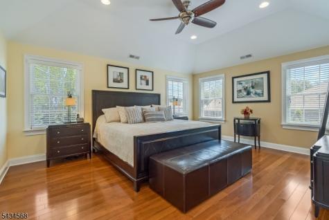 8 West Court Westfield NJ 07090