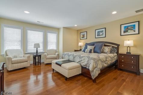 8 West Court Westfield NJ 07090