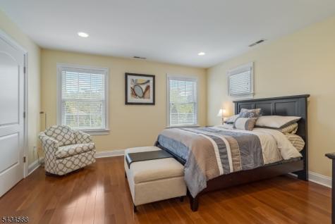 8 West Court Westfield NJ 07090