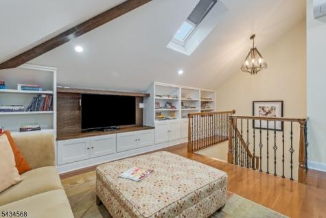 8 West Court Westfield NJ 07090
