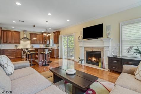 8 West Court Westfield NJ 07090