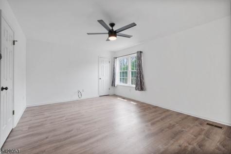 7 Lee Court Lebanon NJ 08833