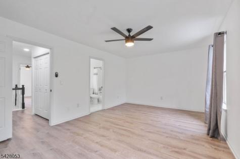 7 Lee Court Lebanon NJ 08833