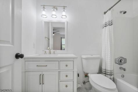 7 Lee Court Lebanon NJ 08833