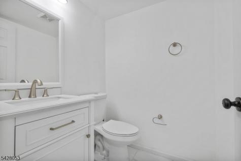 7 Lee Court Lebanon NJ 08833