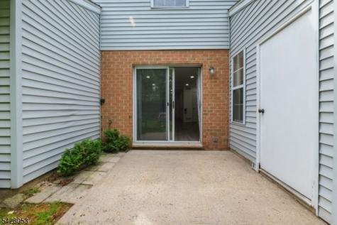7 Lee Court Lebanon NJ 08833