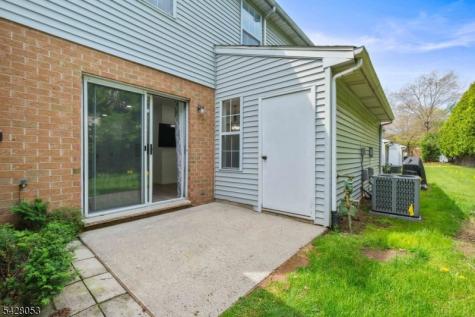7 Lee Court Lebanon NJ 08833