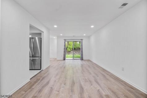 7 Lee Court Lebanon NJ 08833