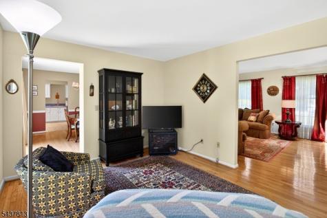 15 Hampton Court Bernards NJ 07920