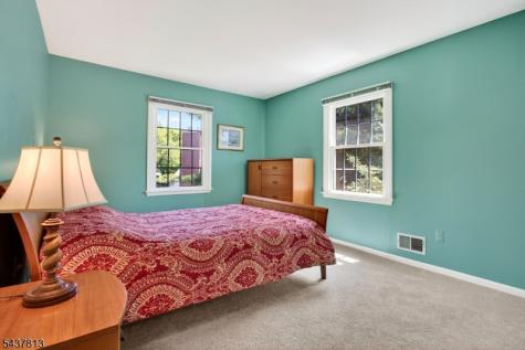 15 Hampton Court Bernards NJ 07920