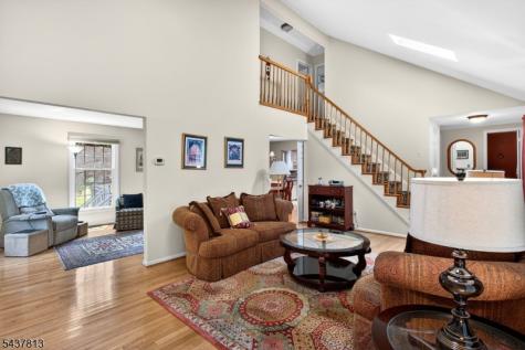 15 Hampton Court Bernards NJ 07920
