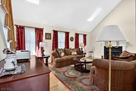 15 Hampton Court Bernards NJ 07920