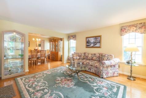 11 Burnham Drive Pequannock NJ 07444