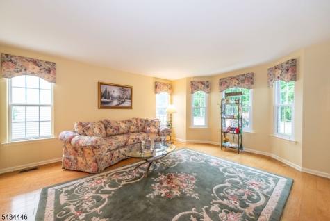11 Burnham Drive Pequannock NJ 07444