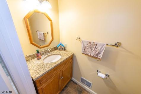 11 Burnham Drive Pequannock NJ 07444