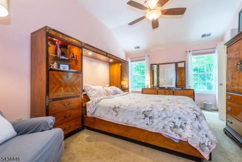11 Burnham Drive Pequannock NJ 07444