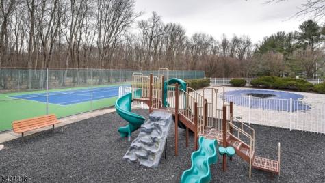 11 Burnham Drive Pequannock NJ 07444
