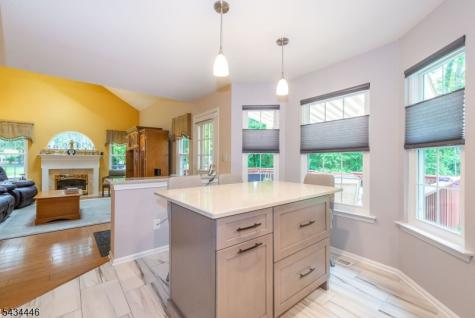 11 Burnham Drive Pequannock NJ 07444