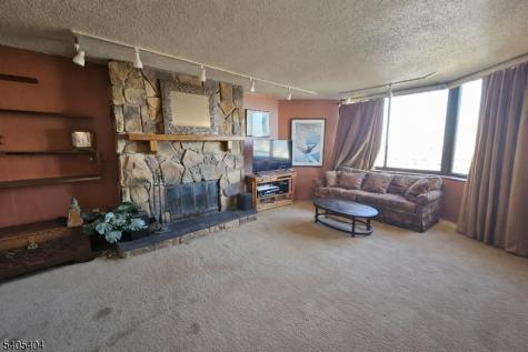 1527 Harmon Cove Tower Secaucus NJ 07094