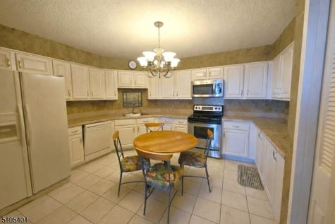 1527 Harmon Cove Tower Secaucus NJ 07094