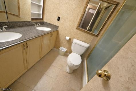 1527 Harmon Cove Tower Secaucus NJ 07094