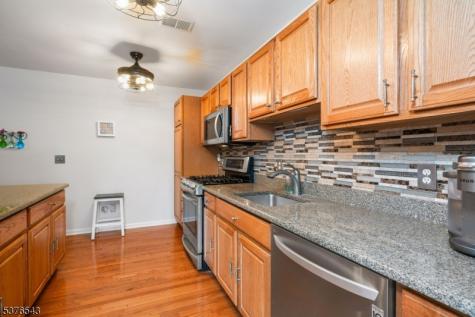 1 Wimbledon Dr U2 Vernon NJ 07462