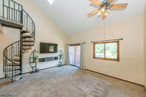 14 Stonehill Drive Vernon NJ 07462