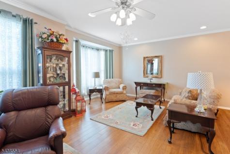 18 Kentworth Court Raritan NJ 08822