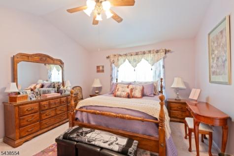 18 Kentworth Court Raritan NJ 08822