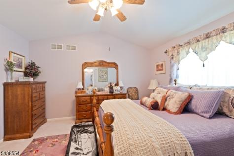 18 Kentworth Court Raritan NJ 08822