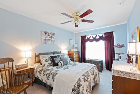 18 Kentworth Court Raritan NJ 08822