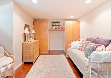 18 Kentworth Court Raritan NJ 08822