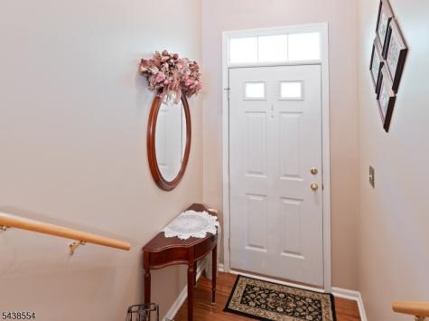18 Kentworth Court Raritan NJ 08822