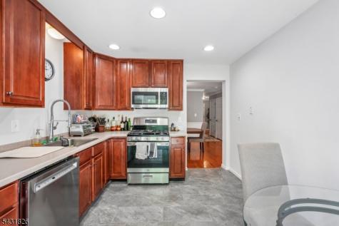 3 Peach Tree North Haledon NJ 07508