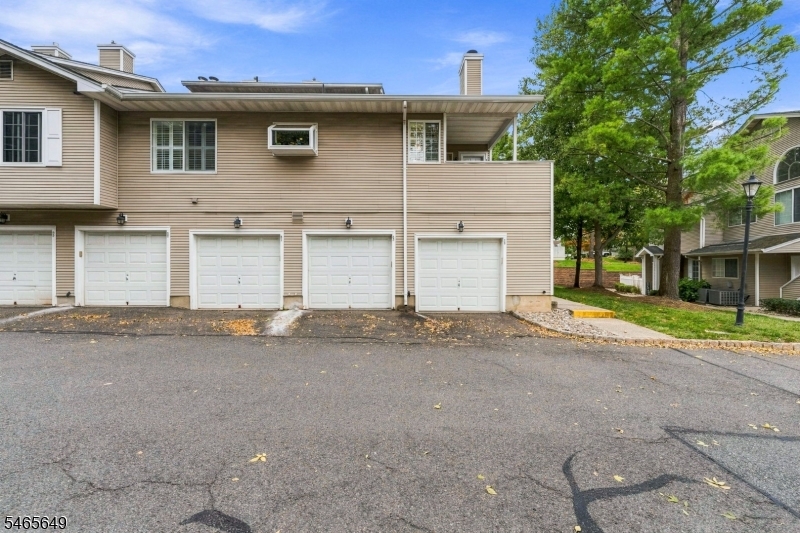 56 Bentley Court Bedminster NJ 07921