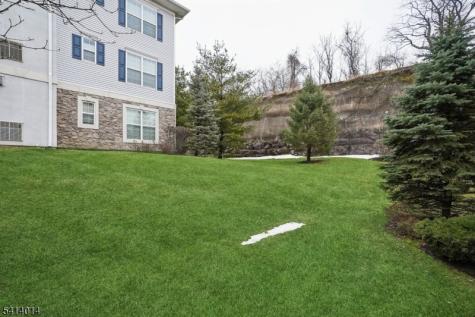 4 Slate Court Woodland Park NJ 07424