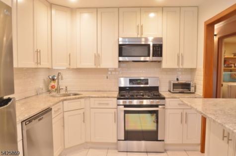 110 Castle Ridge Drive East Hanover NJ 07936