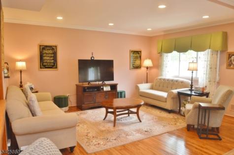 110 Castle Ridge Drive East Hanover NJ 07936