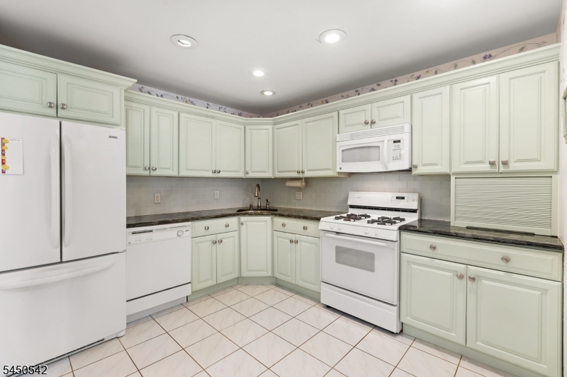 675 Raritan Road Clark NJ 07066