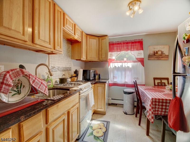 20 A Carolyn Terrace Roselle NJ 07203