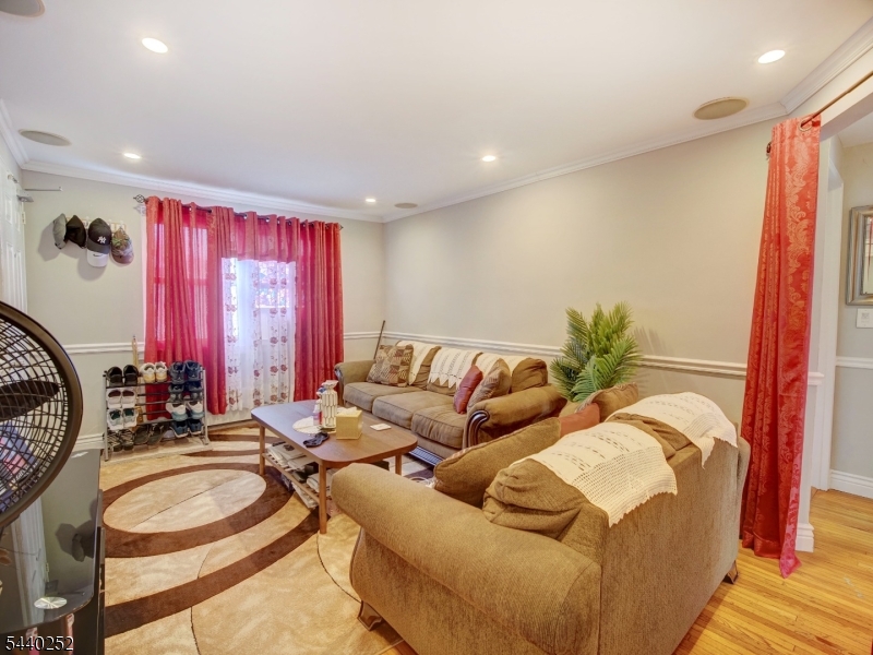 20 A Carolyn Terrace Roselle NJ 07203