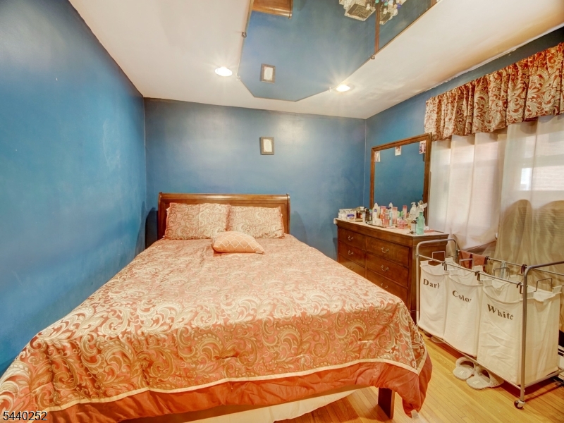 20 A Carolyn Terrace Roselle NJ 07203